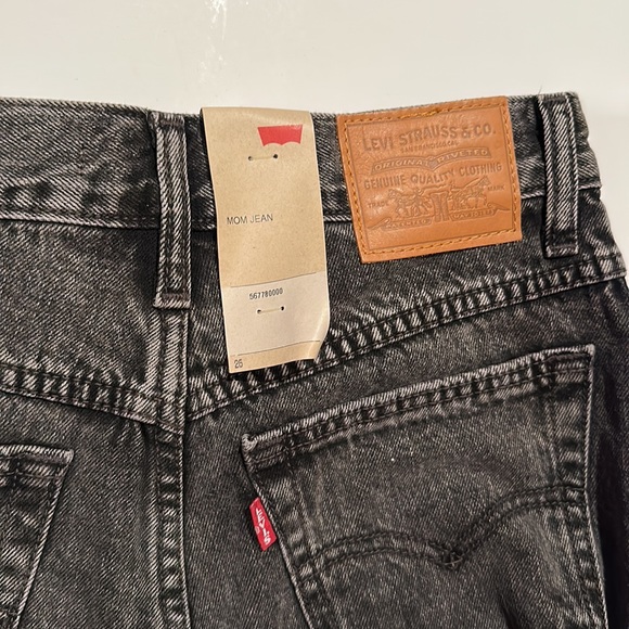 🔥🔥🔥NWT Levi’s Premium Mom Jeans - Picture 10 of 10